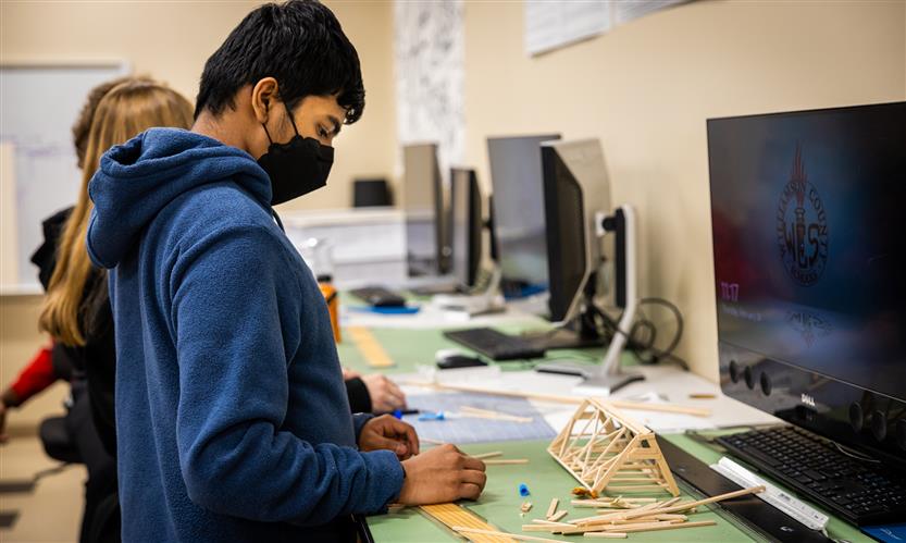 Students make miniature bridges